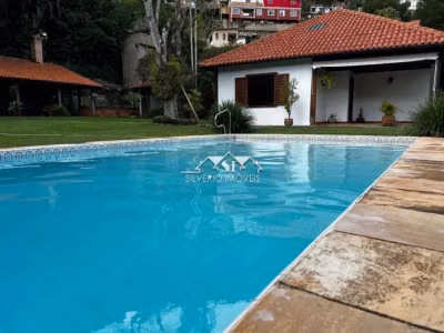 Casa, 3 quartos, 302 m² - Foto 1
