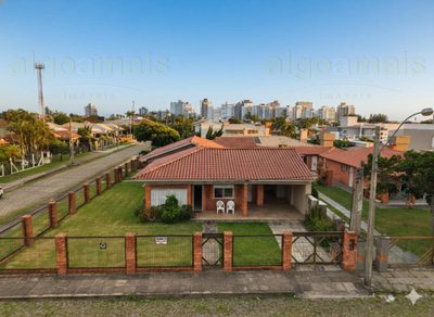 Casa, 7 quartos, 257 m² - Foto 1