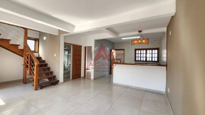 Casa, 6 quartos, 200 m² - Foto 1