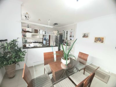 Casa, 3 quartos, 228 m² - Foto 3