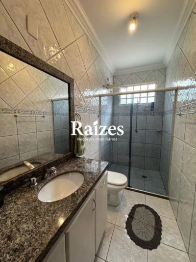 Casa, 3 quartos, 194 m² - Foto 2