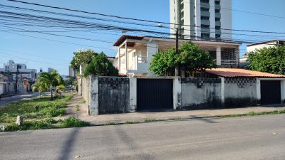Casa, 8 quartos, 268 m² - Foto 4