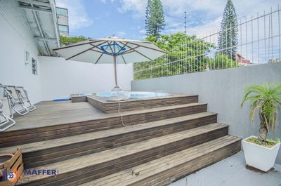 Casa, 3 quartos, 226 m² - Foto 2