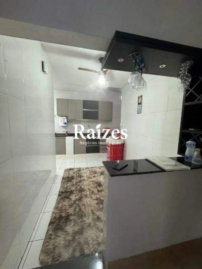 Casa, 4 quartos, 223 m² - Foto 1