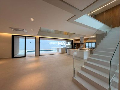 Sobrado, 5 quartos, 372 m² - Foto 1