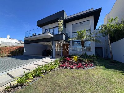 Sobrado, 3 quartos, 251 m² - Foto 1