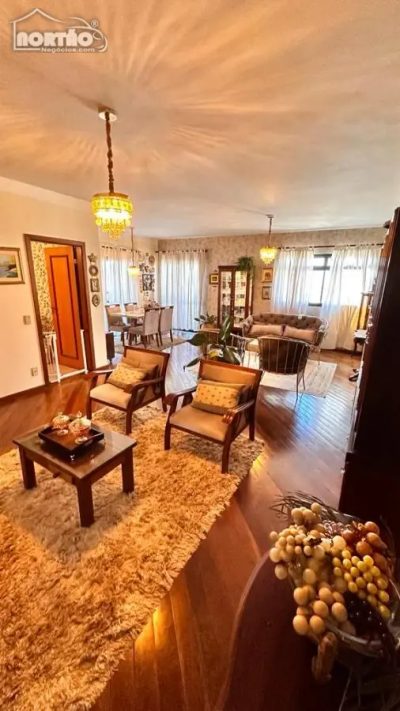 Casa, 4 quartos, 235 m² - Foto 4