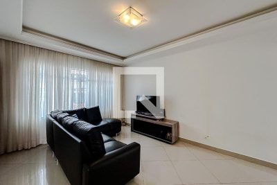Casa, 4 quartos, 230 m² - Foto 1