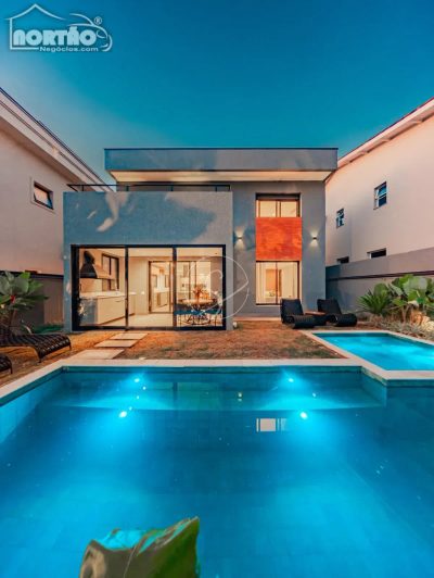 Casa, 1 quarto, 317 m² - Foto 2