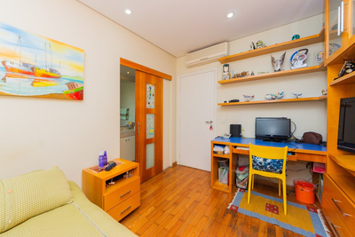Apartamento, 4 quartos, 242 m² - Foto 2