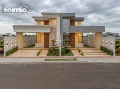 Casa, 4 quartos, 114 m² - Foto 1