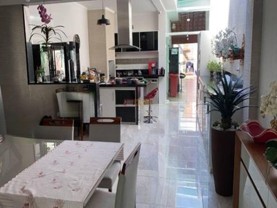 Sobrado, 3 quartos, 299 m² - Foto 4