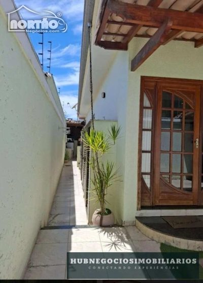 Casa, 6 quartos, 270 m² - Foto 2