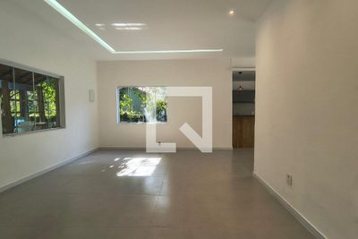 Casa, 3 quartos, 1230 m² - Foto 2