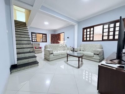 Sobrado, 3 quartos, 240 m² - Foto 1