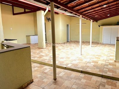 Casa, 3 quartos, 200 m² - Foto 1