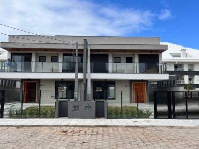 Casa, 4 quartos, 215 m² - Foto 1
