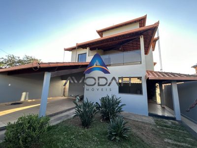 Casa, 4 quartos, 220 m² - Foto 1
