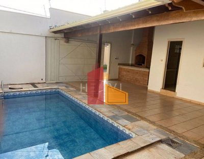 Casa, 4 quartos, 241 m² - Foto 1