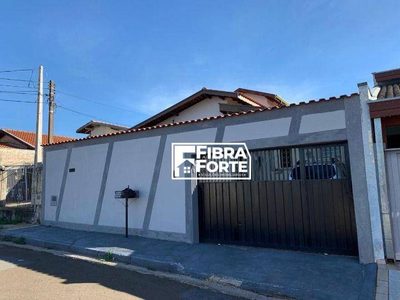 Casa, 4 quartos, 217 m² - Foto 1