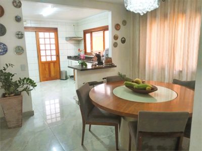 Sobrado, 3 quartos, 315 m² - Foto 1