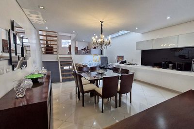 Sobrado, 3 quartos, 324 m² - Foto 1