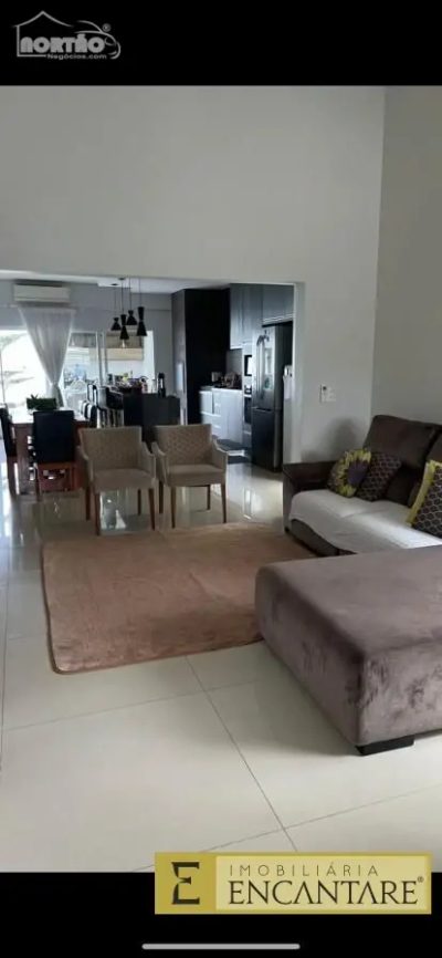 Casa, 3 quartos, 209 m² - Foto 4