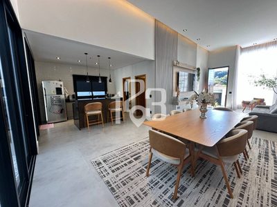 Casa, 3 quartos, 205 m² - Foto 1