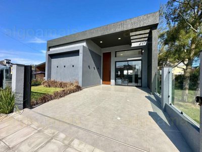 Casa, 4 quartos, 200 m² - Foto 1