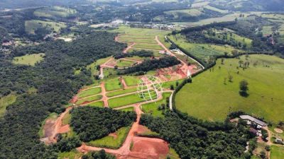 Loteamento e Condomínio, 360 m² - Foto 1