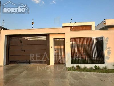 Casa, 3 quartos, 184 m² - Foto 1