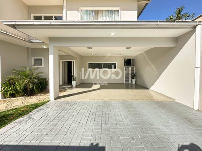 Casa, 3 quartos, 226 m² - Foto 2