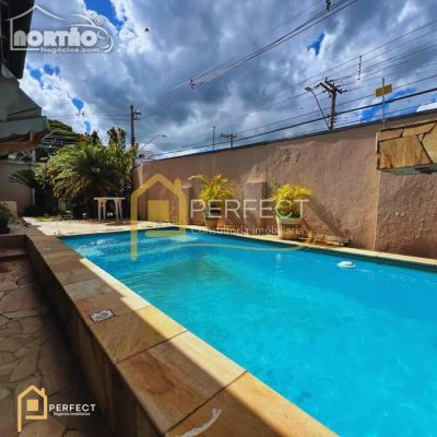Casa, 5 quartos, 130 m² - Foto 1