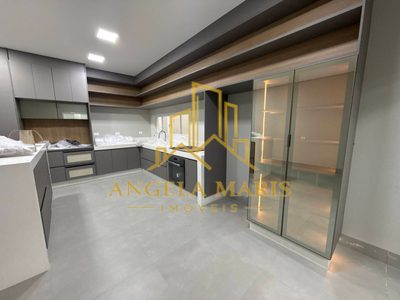 Casa, 4 quartos, 162 m² - Foto 1