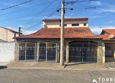 Casa, 3 quartos, 220 m² - Foto 1