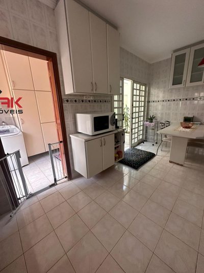 Casa, 3 quartos, 250 m² - Foto 4