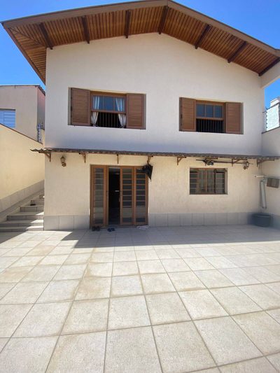 Casa, 4 quartos, 242 m² - Foto 1