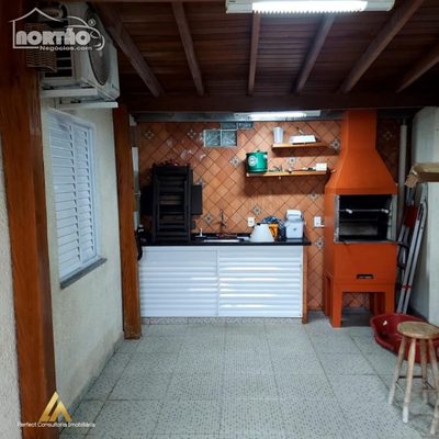 Casa, 4 quartos, 120 m² - Foto 1