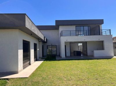 Casa, 3 quartos, 283 m² - Foto 1