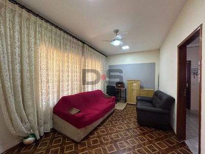 Casa, 4 quartos, 166 m² - Foto 1