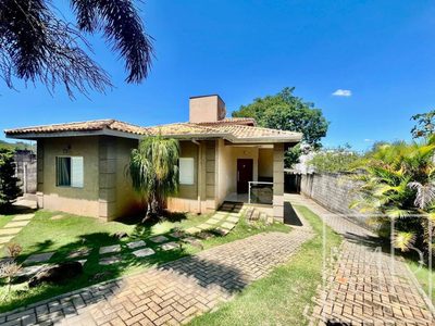 Casa, 4 quartos, 220 m² - Foto 1