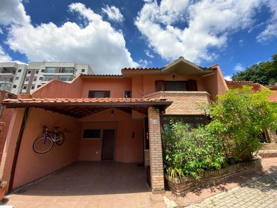Casa, 3 quartos, 202 m² - Foto 1