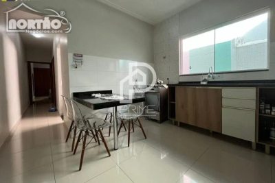 Casa, 3 quartos, 75 m² - Foto 2