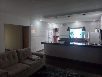 Casa, 3 quartos, 200 m² - Foto 1
