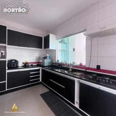 Casa, 4 quartos, 250 m² - Foto 1
