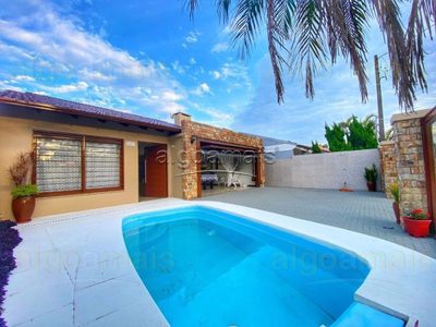 Casa, 5 quartos, 150 m² - Foto 1