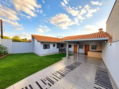 Casa, 4 quartos, 131 m² - Foto 1