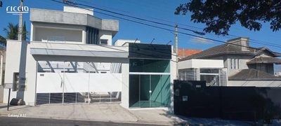 Casa, 3 quartos, 255 m² - Foto 1