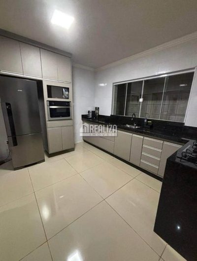 Casa, 3 quartos, 220 m² - Foto 4