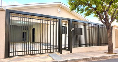 Casa, 4 quartos, 210 m² - Foto 1